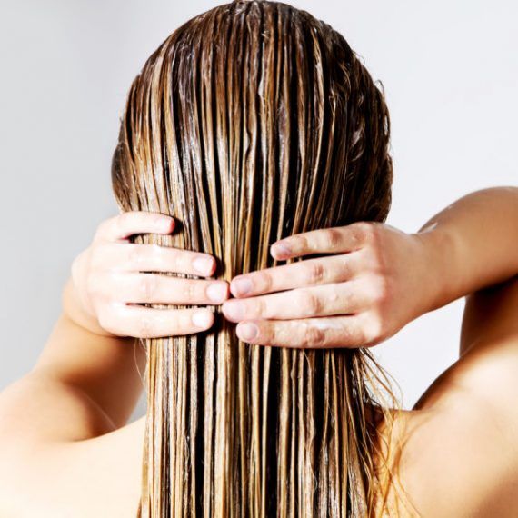 🧄 L’AIL DANS LES SOINS CAPILLAIRES – MYTHE OU RÉVOLUTION ?